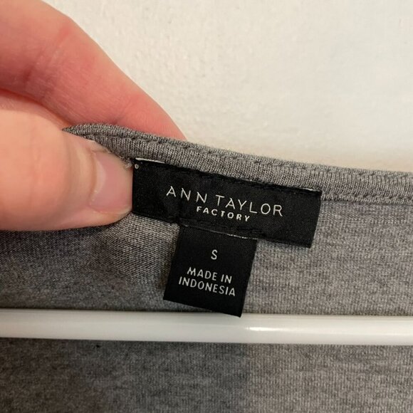 ANN TAYLOR Factory Heather Gray 3/4 Sleeve Puff Sleeve Balloon Sleeve Blouse Top - Picture 4 of 11